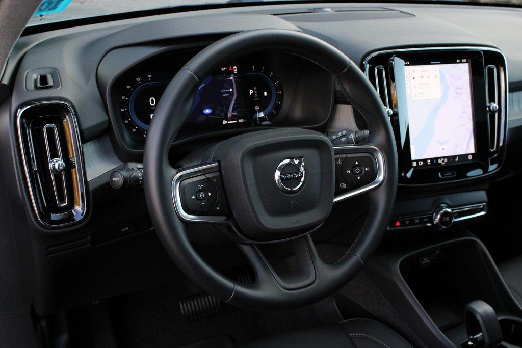 new 2025 Volvo XC40 car, priced at $46,015