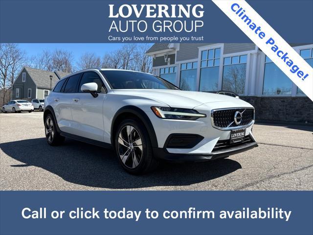 used 2020 Volvo V60 Cross Country car, priced at $25,283