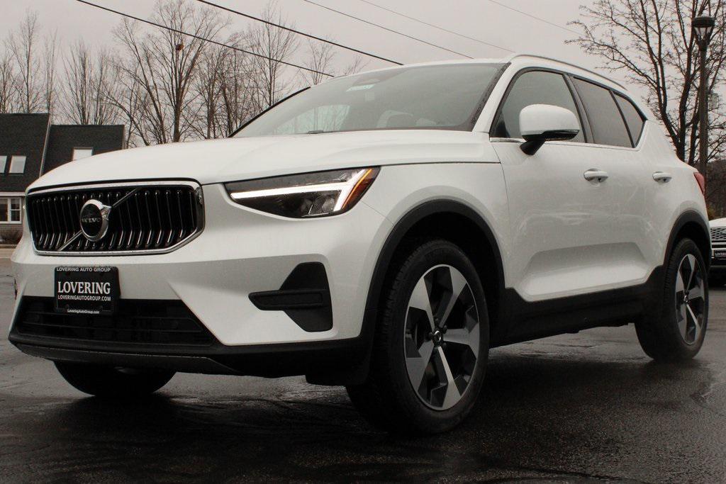 new 2025 Volvo XC40 car, priced at $46,035