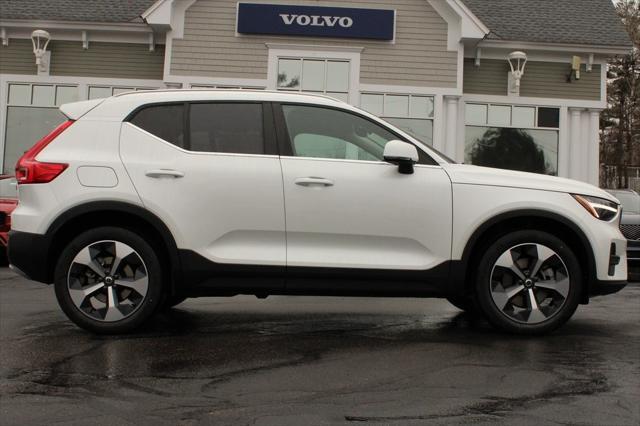 new 2025 Volvo XC40 car, priced at $46,035