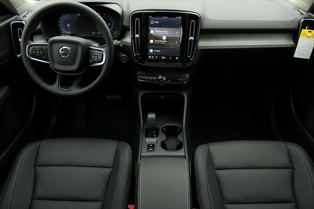new 2025 Volvo XC40 car, priced at $46,035