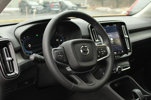 new 2025 Volvo XC40 car, priced at $46,035