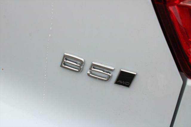 new 2025 Volvo XC40 car, priced at $49,810