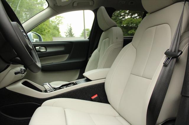 new 2025 Volvo XC40 car, priced at $49,810