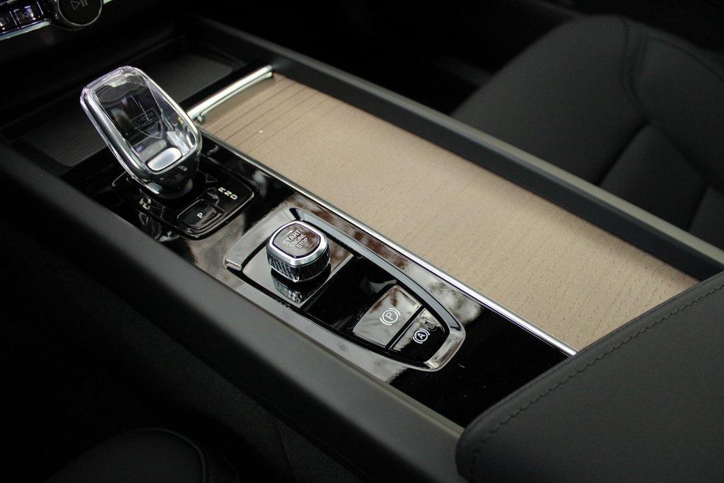 new 2026 Volvo XC60 car, priced at $57,985