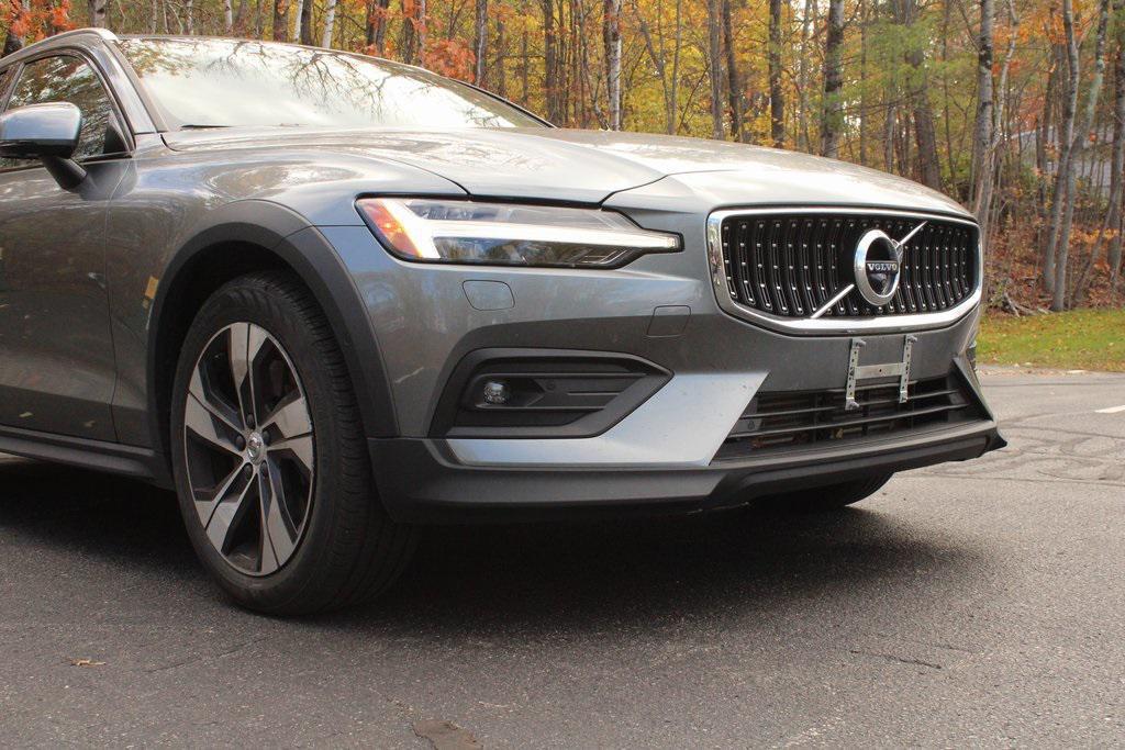 used 2020 Volvo V60 Cross Country car, priced at $30,553