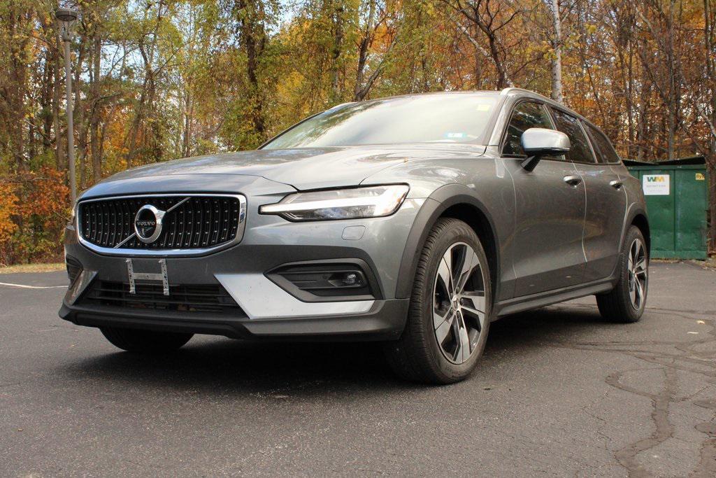 used 2020 Volvo V60 Cross Country car, priced at $30,553