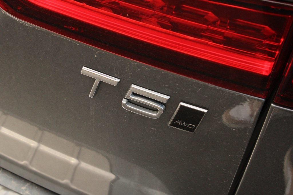 used 2020 Volvo V60 Cross Country car, priced at $30,553