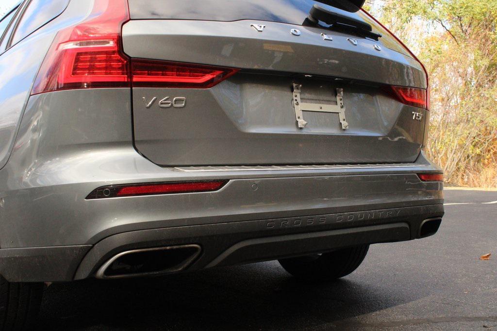 used 2020 Volvo V60 Cross Country car, priced at $30,553
