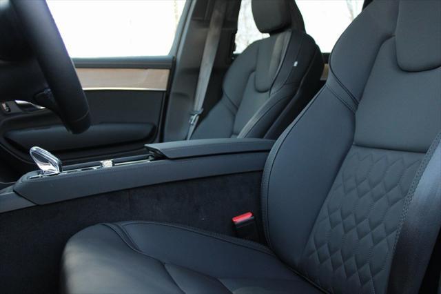 new 2025 Volvo XC90 car, priced at $66,695