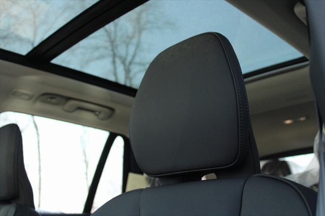 new 2025 Volvo XC90 car, priced at $66,695