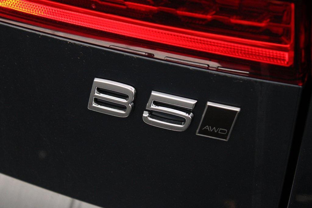 new 2025 Volvo XC60 car, priced at $51,075