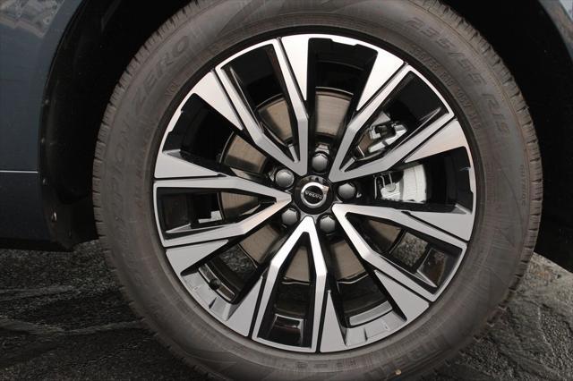 new 2025 Volvo XC60 car, priced at $51,075