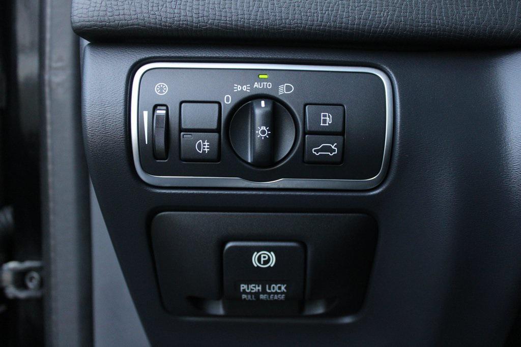used 2015 Volvo XC60 car, priced at $13,988