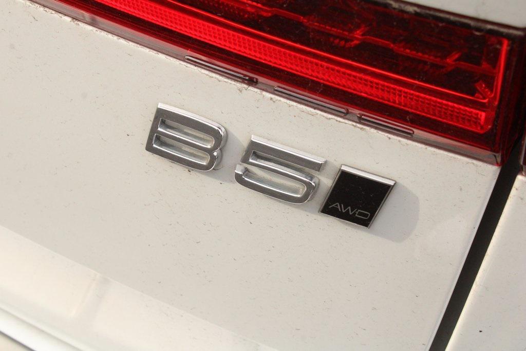 used 2023 Volvo XC60 car, priced at $35,056