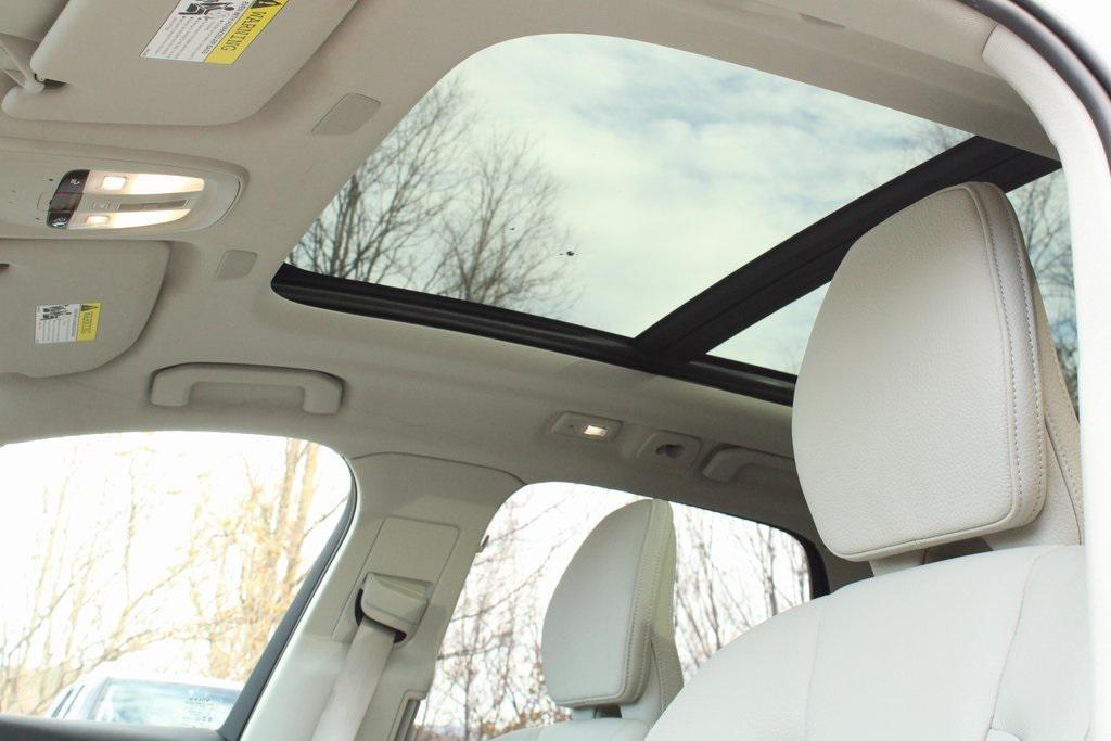 used 2023 Volvo XC60 car, priced at $35,056