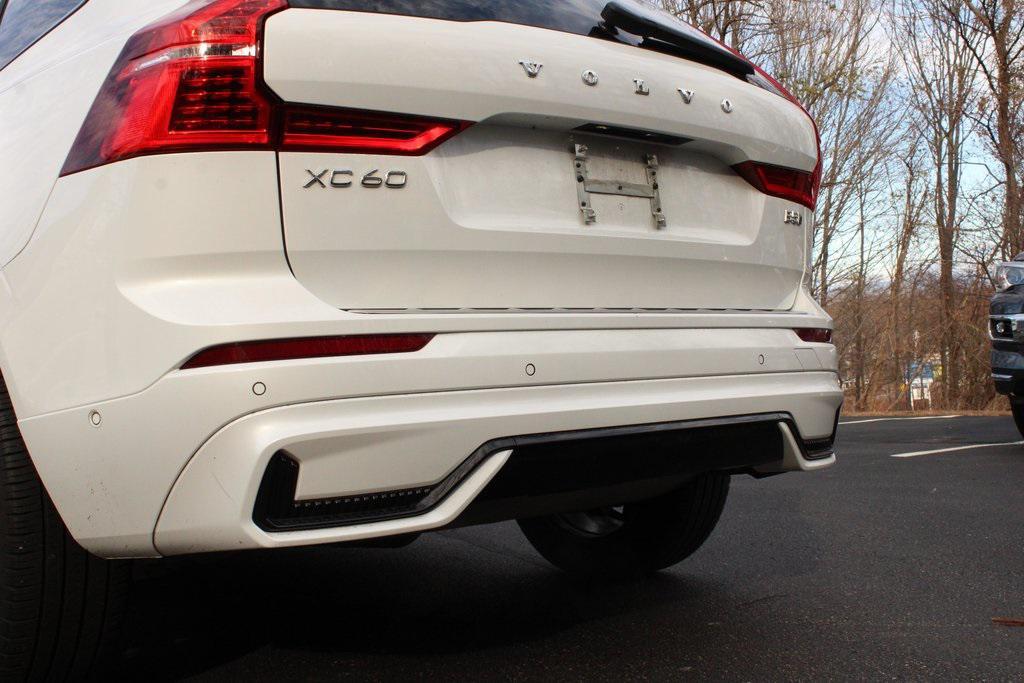 used 2023 Volvo XC60 car, priced at $35,056