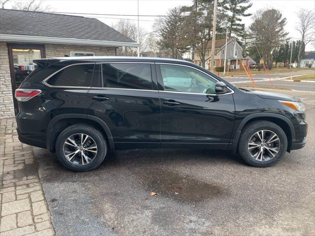 used 2016 Toyota Highlander car, priced at $20,900