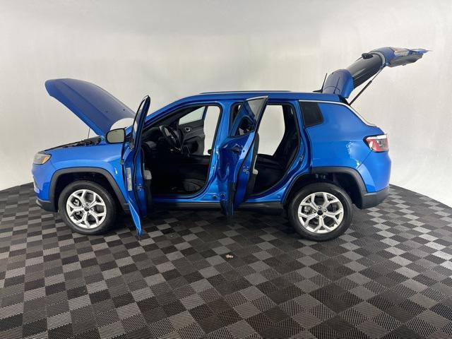 new 2025 Jeep Compass car, priced at $25,500