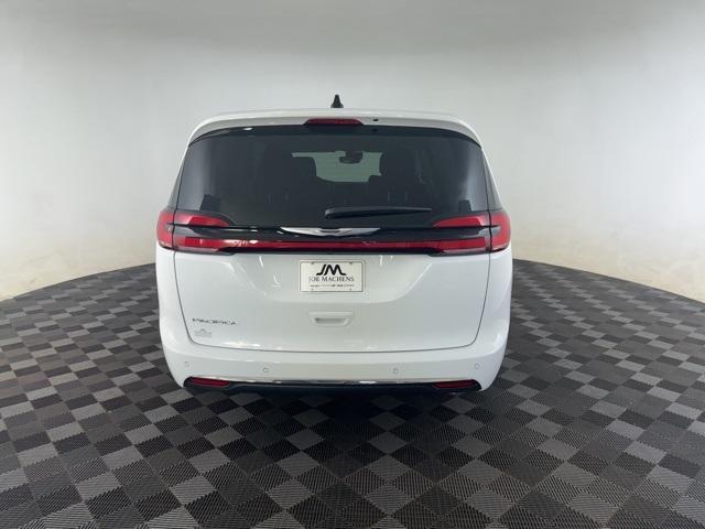 new 2024 Chrysler Pacifica car, priced at $33,000