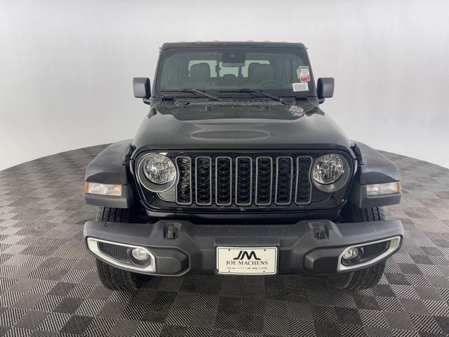 new 2025 Jeep Gladiator car, priced at $47,500