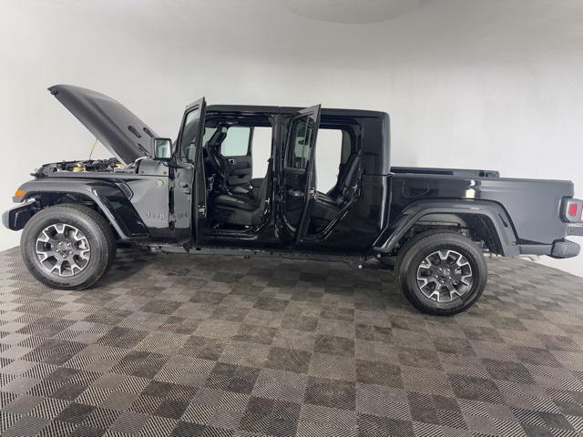 new 2025 Jeep Gladiator car, priced at $47,500