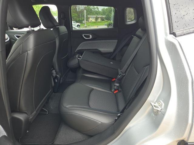 new 2025 Jeep Compass car, priced at $27,923