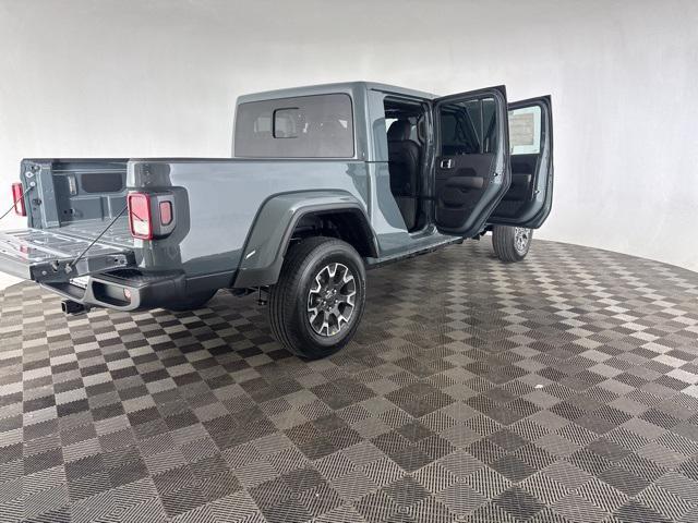 new 2025 Jeep Gladiator car, priced at $47,250