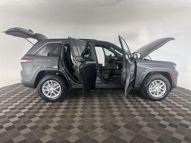 new 2025 Jeep Grand Cherokee car, priced at $38,250