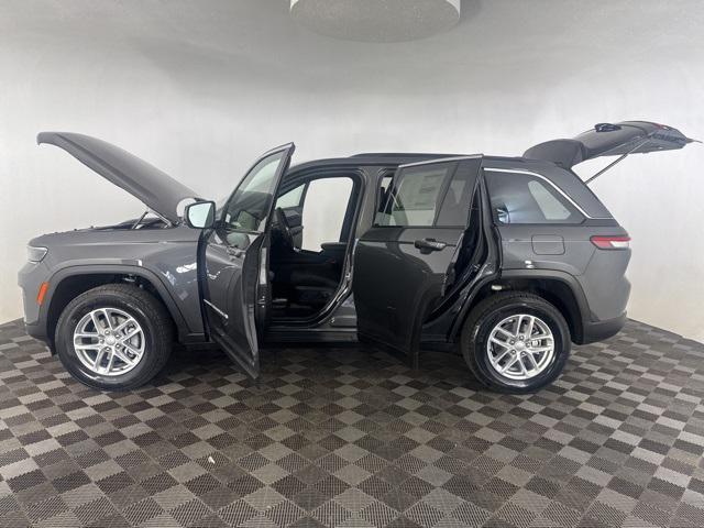 new 2025 Jeep Grand Cherokee car, priced at $38,250