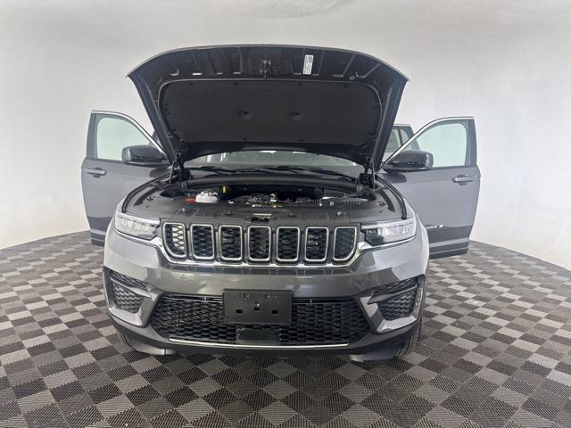 new 2025 Jeep Grand Cherokee car, priced at $38,250
