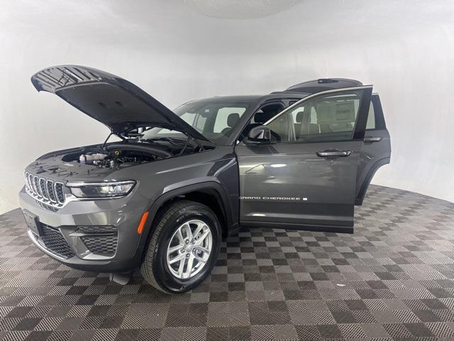 new 2025 Jeep Grand Cherokee car, priced at $38,250