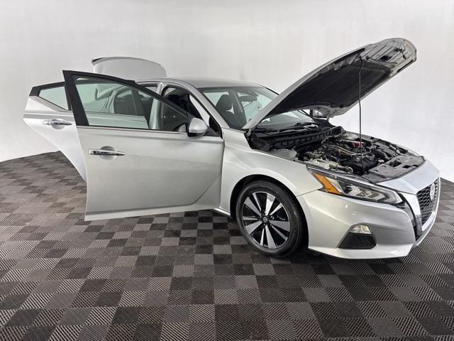 used 2022 Nissan Altima car, priced at $17,000