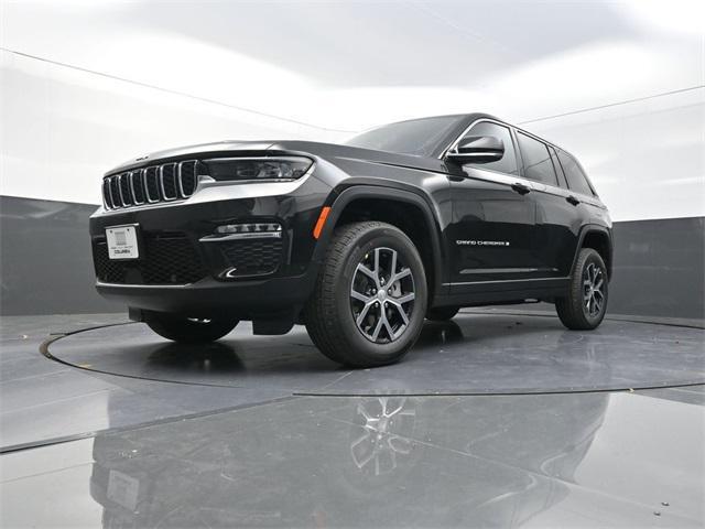 new 2025 Jeep Grand Cherokee car, priced at $43,250