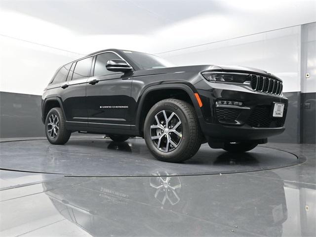 new 2025 Jeep Grand Cherokee car, priced at $43,250