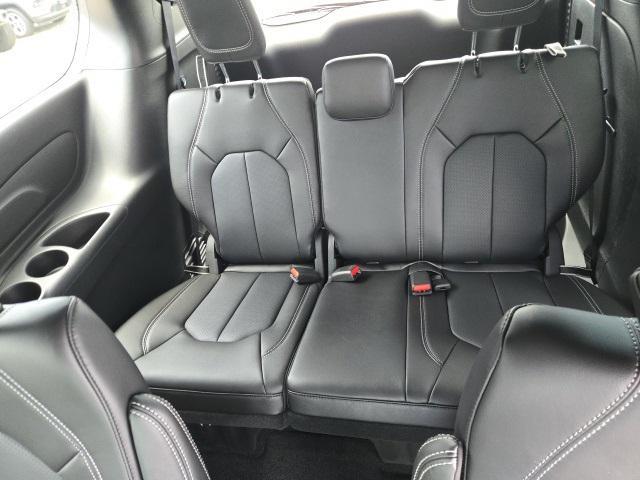 new 2025 Chrysler Pacifica car, priced at $40,321