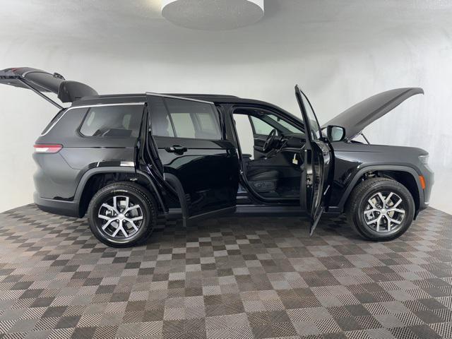 new 2025 Jeep Grand Cherokee L car, priced at $44,000