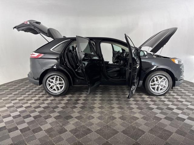 used 2024 Ford Edge car, priced at $27,500
