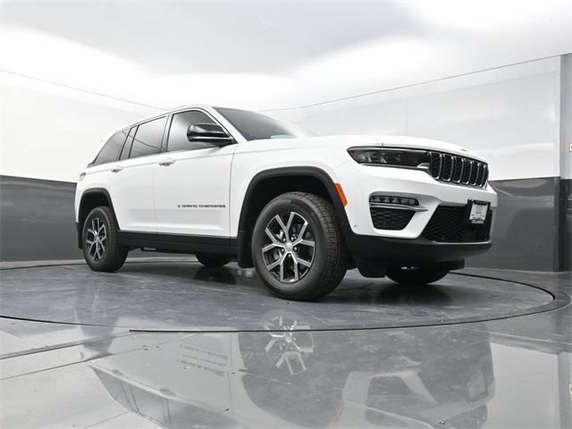 new 2025 Jeep Grand Cherokee car, priced at $44,750