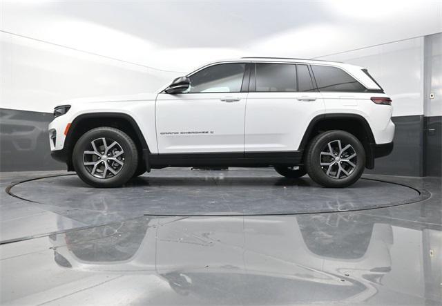 new 2025 Jeep Grand Cherokee car, priced at $44,750