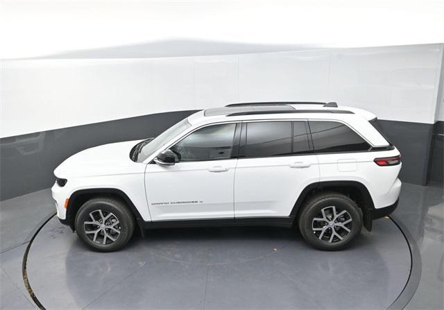 new 2025 Jeep Grand Cherokee car, priced at $44,750