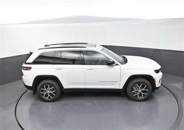 new 2025 Jeep Grand Cherokee car, priced at $44,750