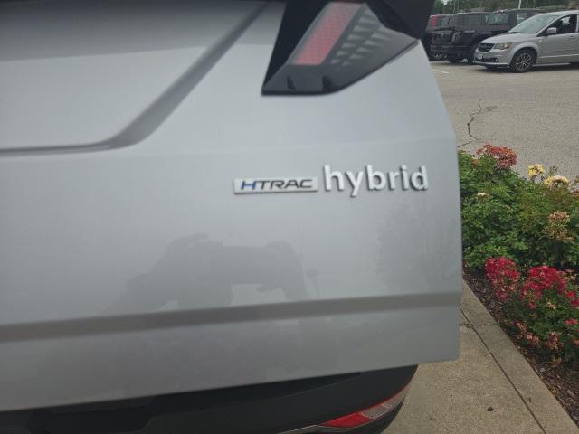 used 2024 Hyundai TUCSON Hybrid car, priced at $33,900