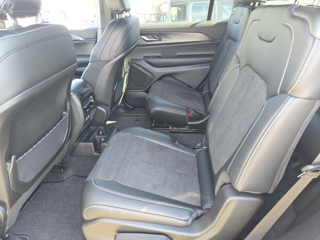 new 2025 Jeep Grand Cherokee L car, priced at $41,662