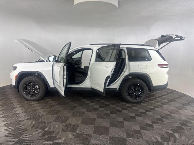new 2025 Jeep Grand Cherokee L car, priced at $40,662