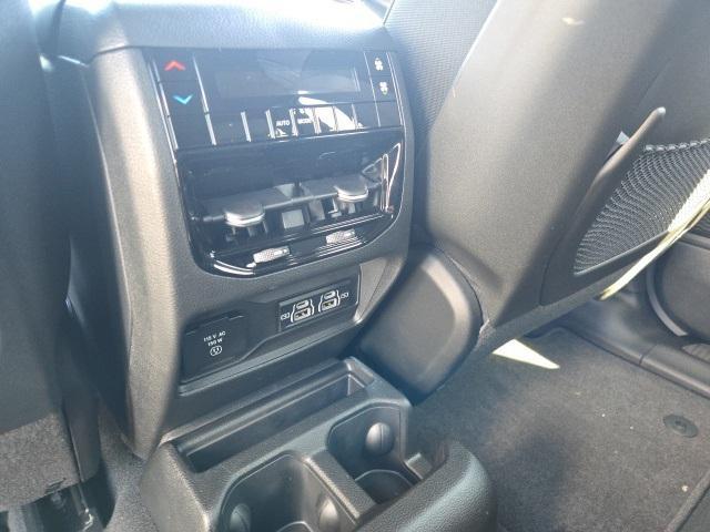 new 2025 Jeep Grand Cherokee L car, priced at $41,662