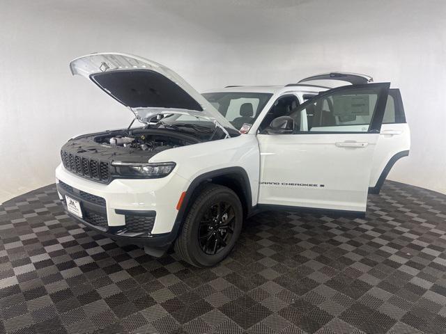 new 2025 Jeep Grand Cherokee L car, priced at $40,662