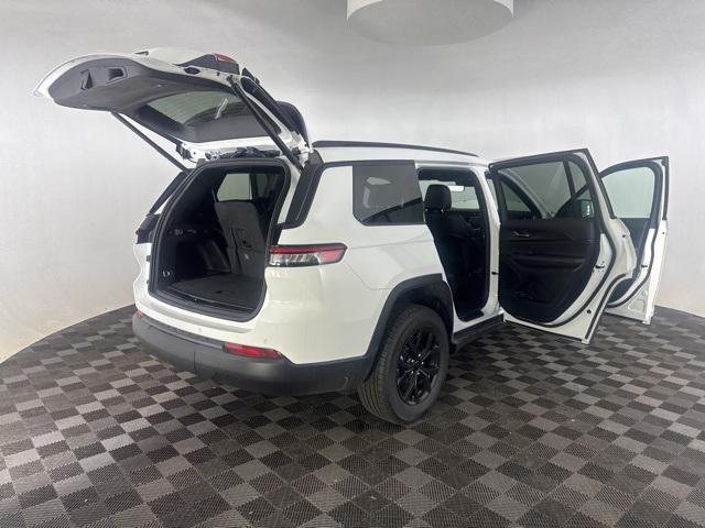 new 2025 Jeep Grand Cherokee L car, priced at $40,662
