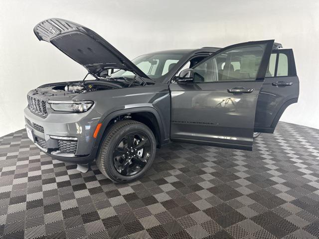 new 2025 Jeep Grand Cherokee L car, priced at $45,000