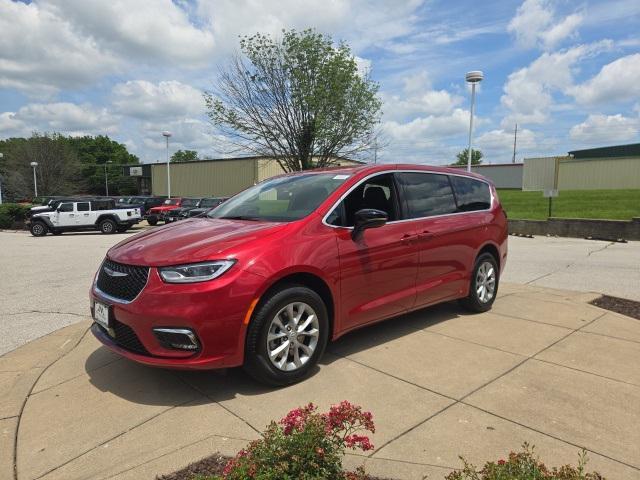 new 2025 Chrysler Pacifica car, priced at $43,288
